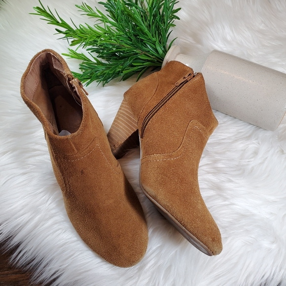 Aldo Shoes - Aldo Brown Seude Round Toe Bootie | sz 7
